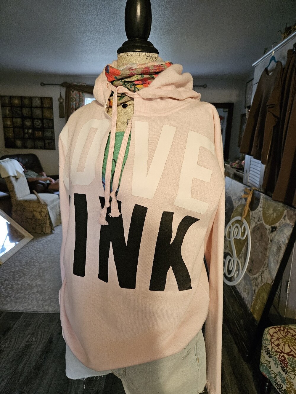 EUC VS Pink Pullover Hooded Sweatshirt Lt Pink/blk Size Medium - Picture 2 of 5